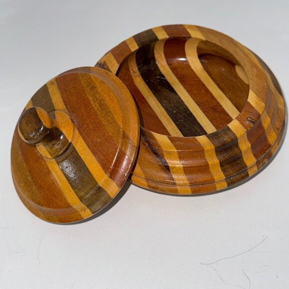VTG Round Hand Turned Wooden Bowl Trinket Box Lid Multicoloured Jamaica *read* - Picture 3 of 8